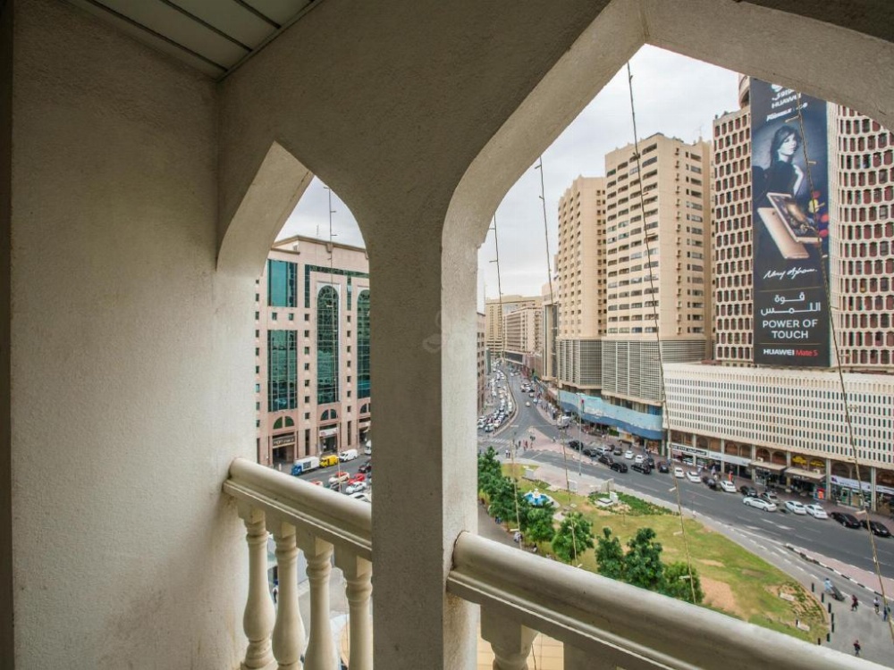 Landmark Plaza Hotel